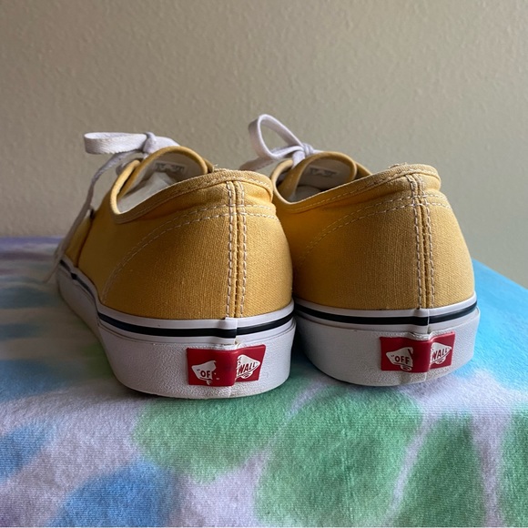 VANS Classic yellow lace up low tops - Picture 4 of 11